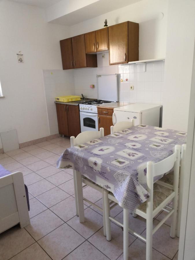 Laura And Nevio Apartments And Rooms كريس المظهر الخارجي الصورة