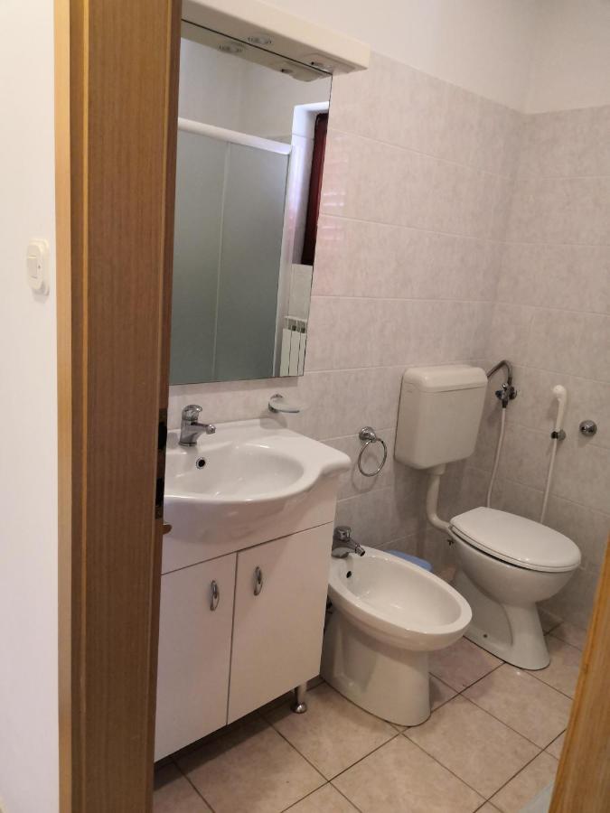 Laura And Nevio Apartments And Rooms كريس المظهر الخارجي الصورة