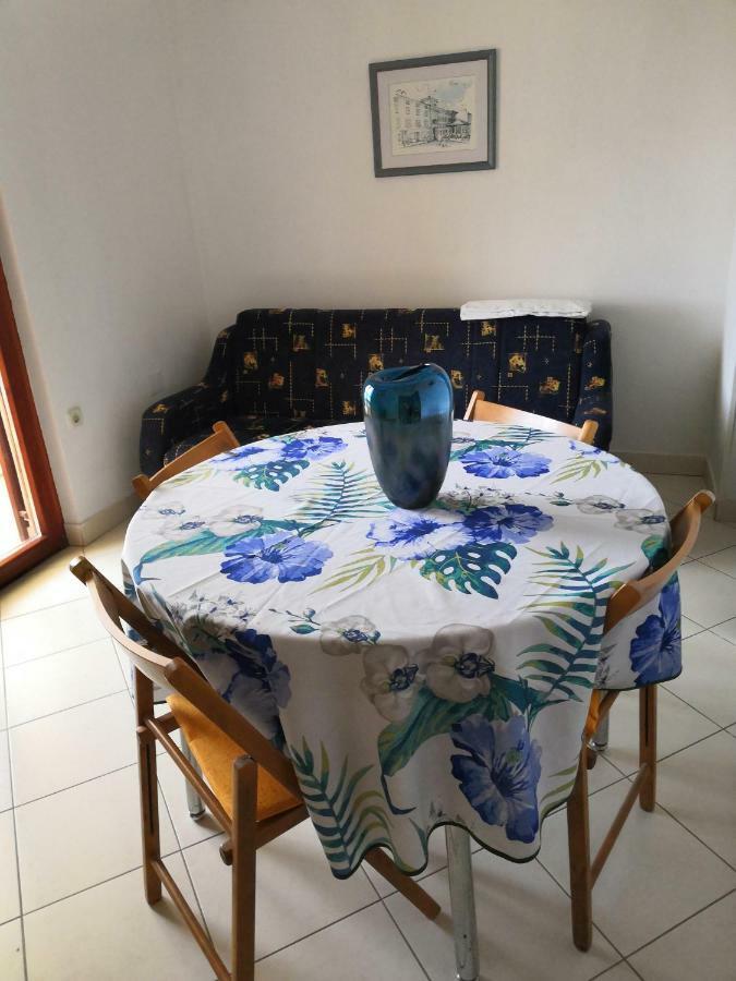 Laura And Nevio Apartments And Rooms كريس المظهر الخارجي الصورة