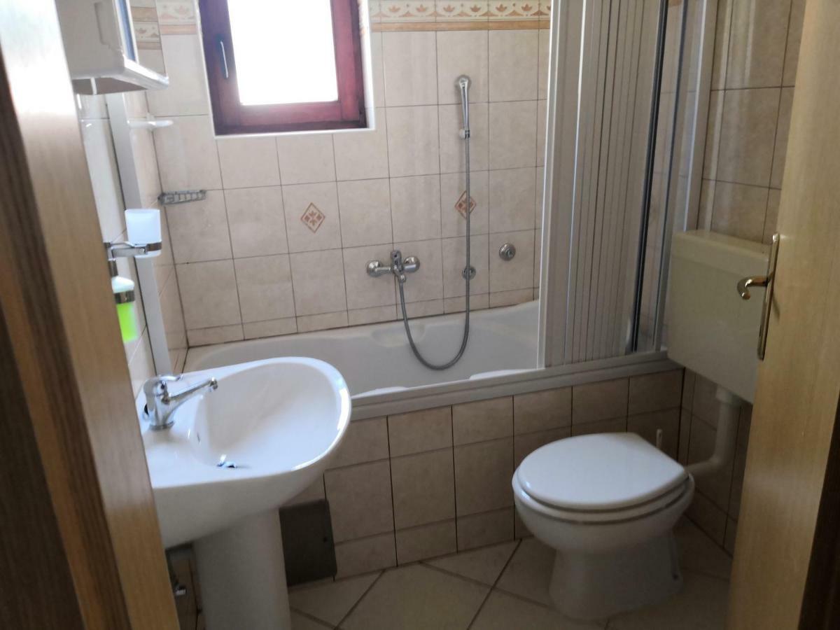 Laura And Nevio Apartments And Rooms كريس المظهر الخارجي الصورة