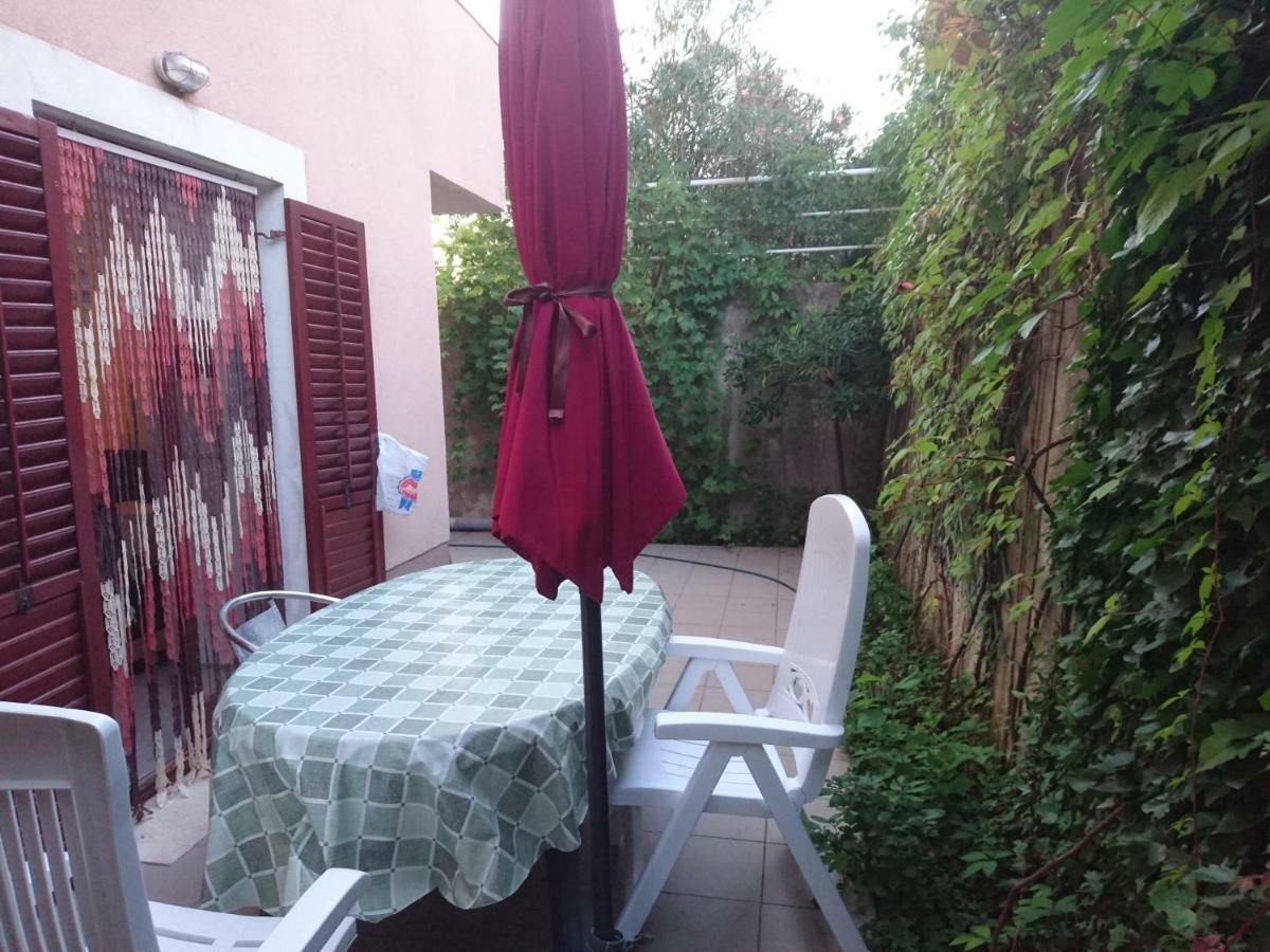 Laura And Nevio Apartments And Rooms كريس المظهر الخارجي الصورة